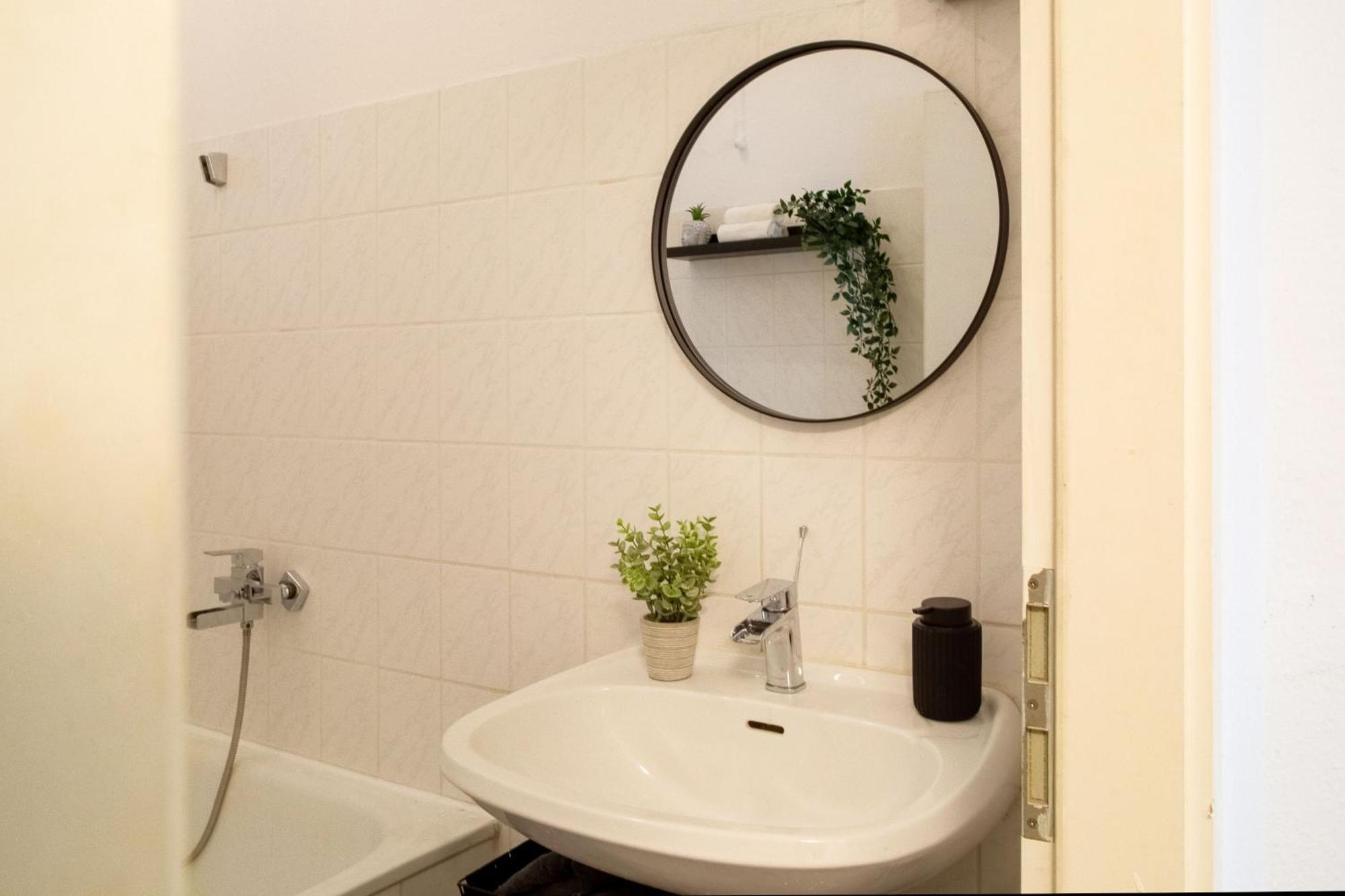 Apartmán Massagesessel, King-Sized Bed, Billardtisch, 2 Couches Berlín Exteriér fotografie