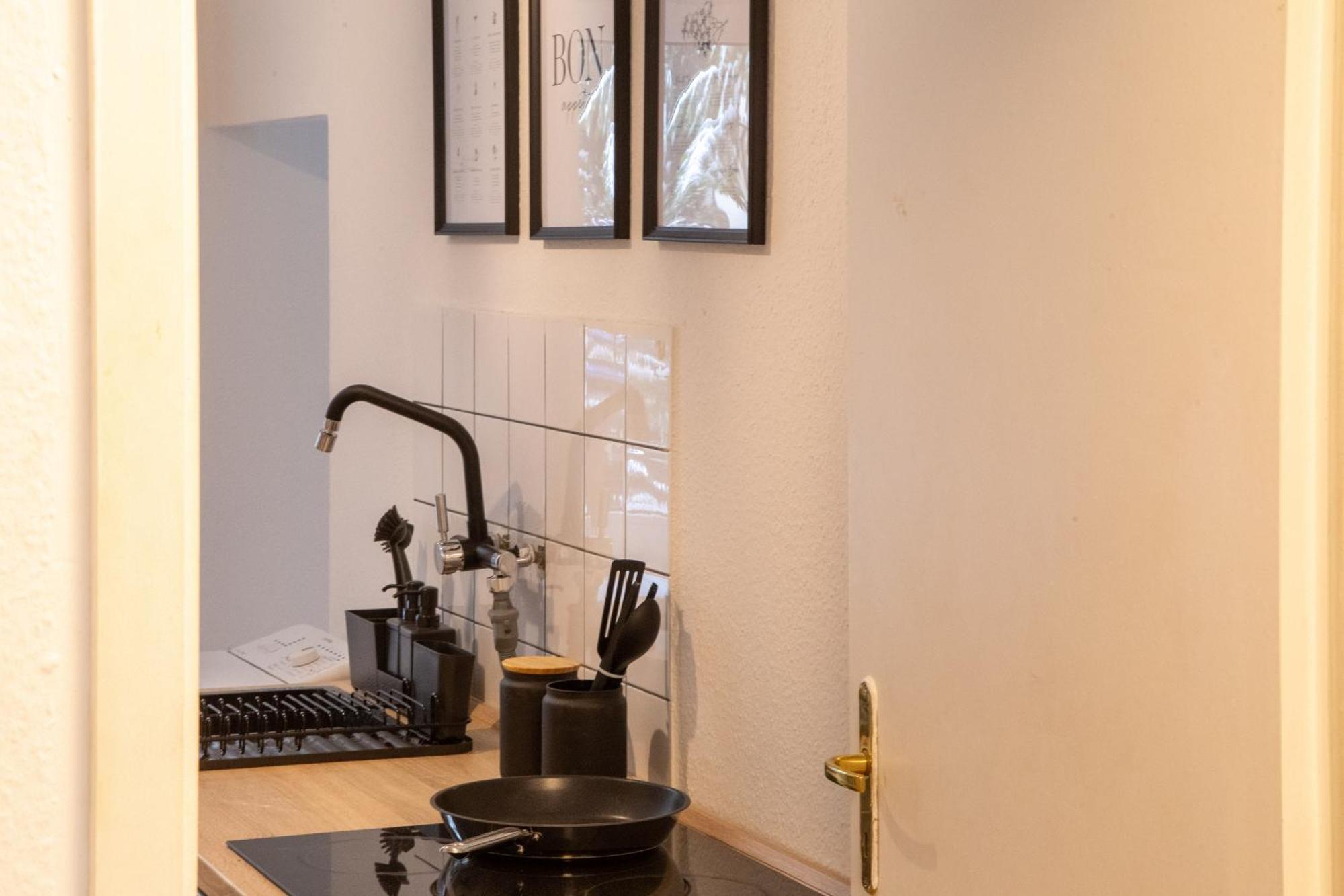 Apartmán Massagesessel, King-Sized Bed, Billardtisch, 2 Couches Berlín Exteriér fotografie